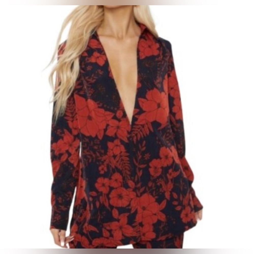 PrettyLittleThing Red and Navy Floral Set - Picture 4 of 7